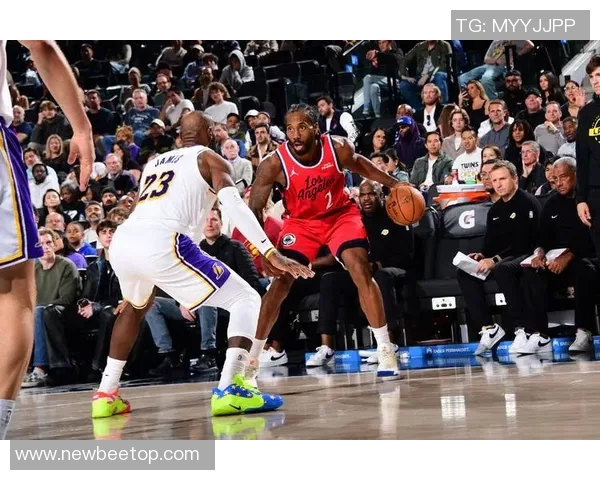 东契奇伤退！15分惨败快船的湖人两点很扎心，下一步交易里夫斯？